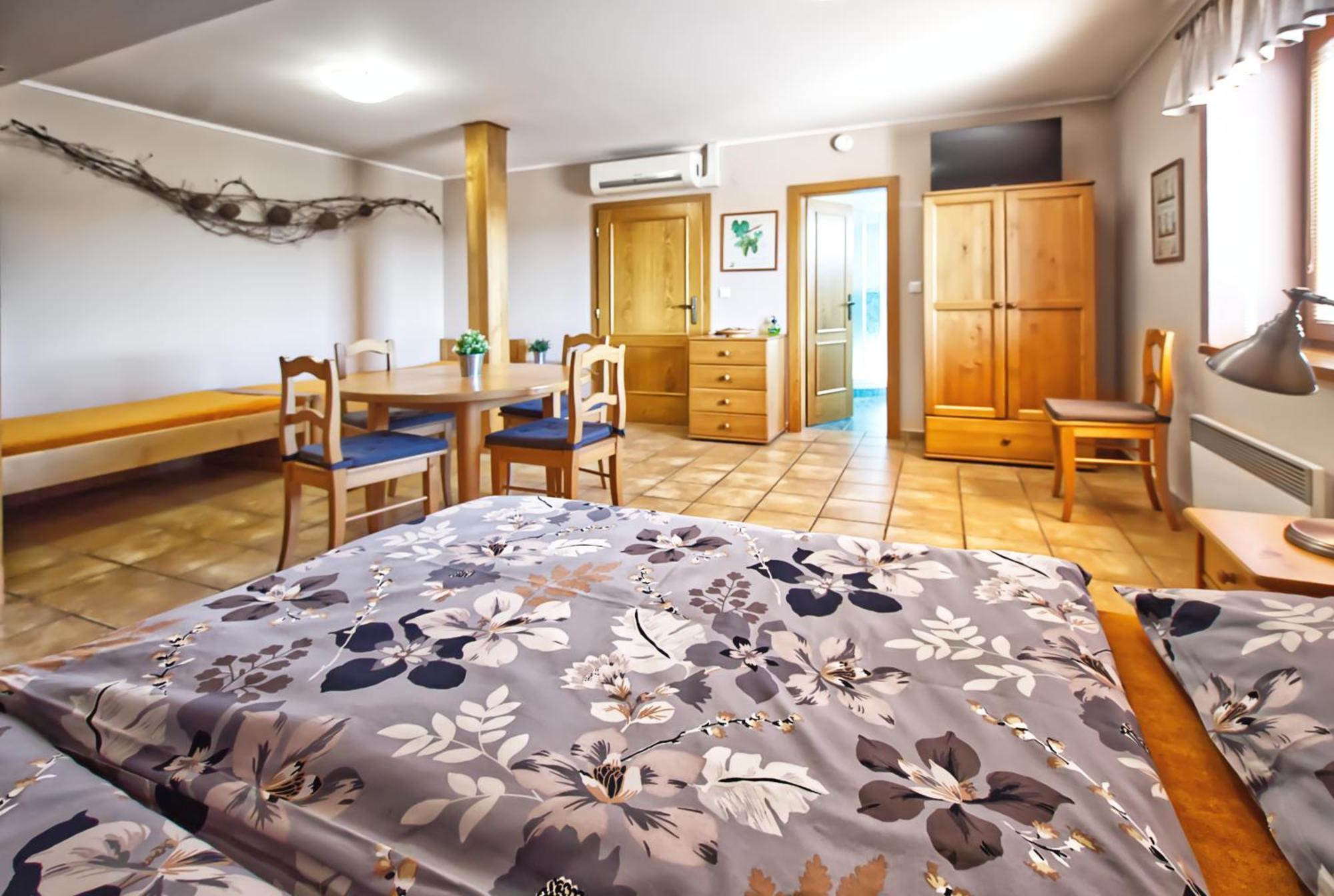 Penzion Vinarstvi Cervinka Horni Vestonice Buitenkant foto