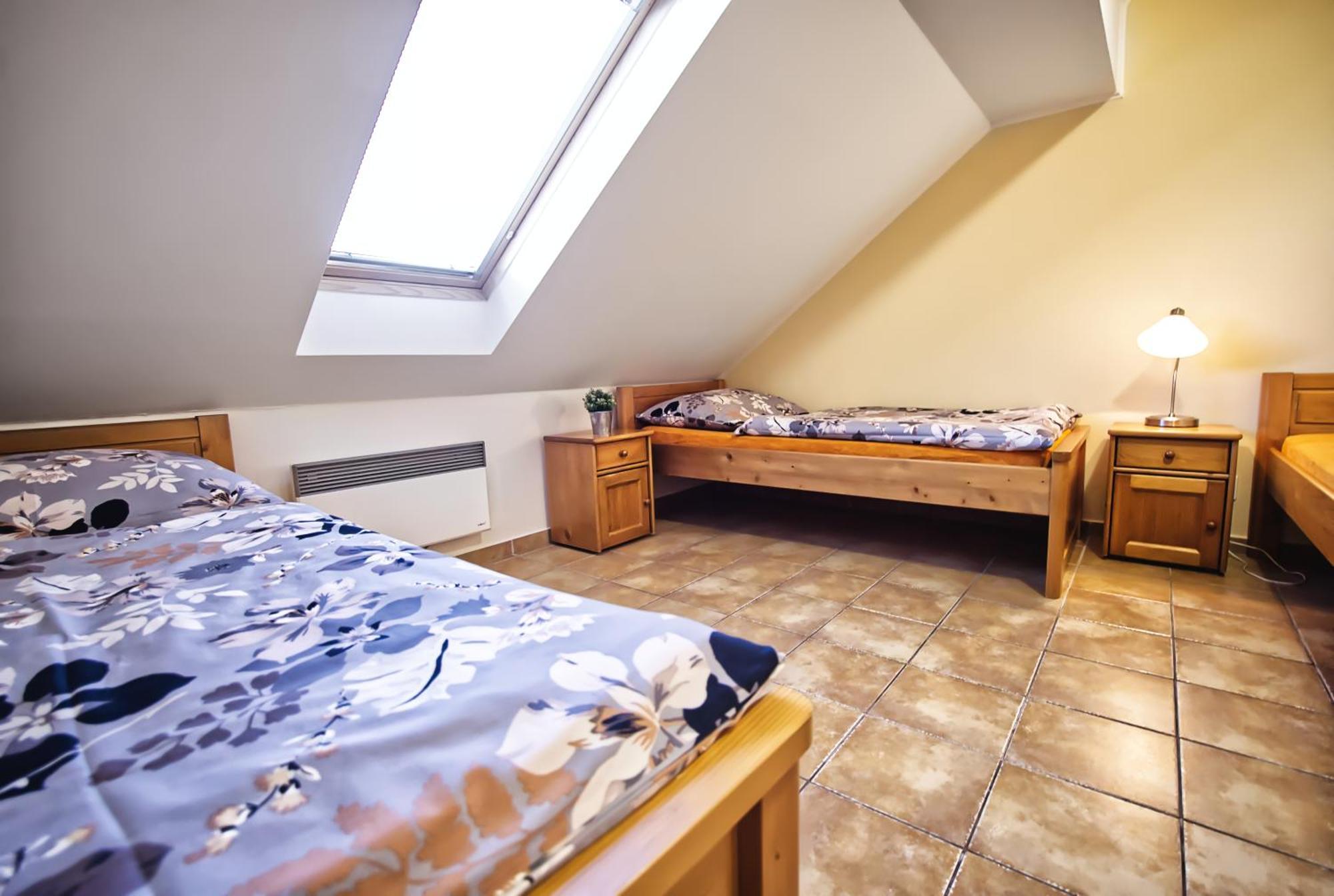 Penzion Vinarstvi Cervinka Horni Vestonice Buitenkant foto